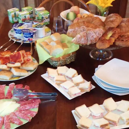 Alojamento de Acomodação e Pequeno-almoço Luce Riflessa 3*